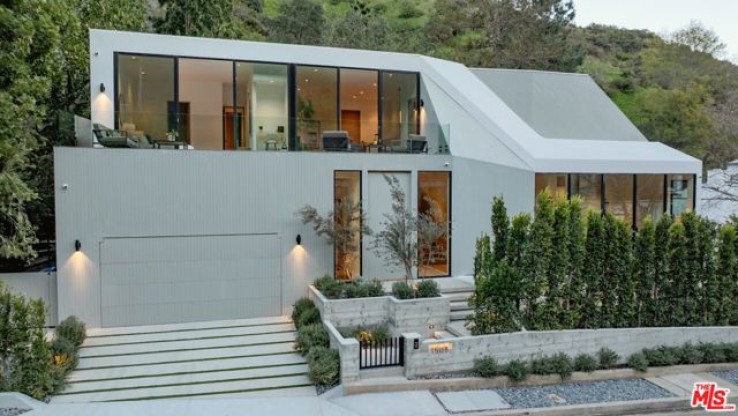4 Bed Home for Sale in Los Angeles, California