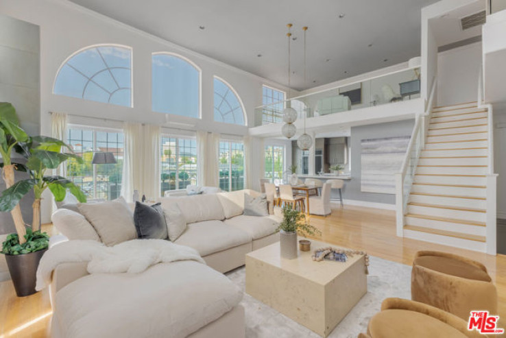 4 Bed Home for Sale in Los Angeles, California