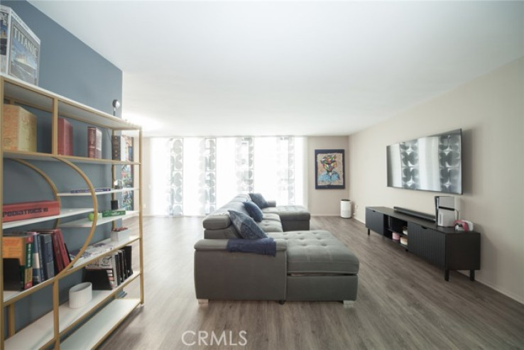1 Bed Home for Sale in Los Angeles, California