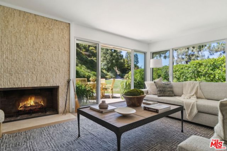Residential Home in Bel Air - Holmby Hills