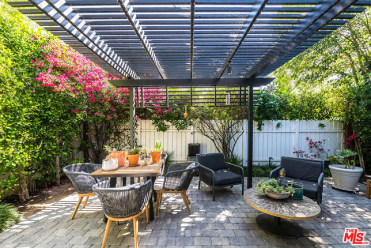  Income Home for Sale in Sherman Oaks, California