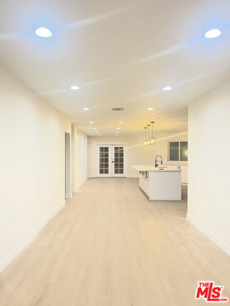 Residential Home in Sherman Oaks