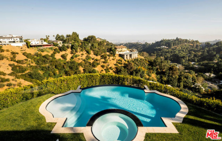 Residential Home in Bel Air - Holmby Hills