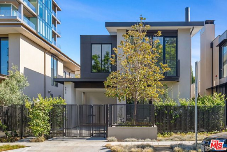 Residential Home in West Hollywood Vicinity