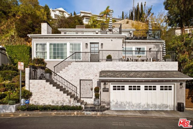 Residential Home in Sunset Strip - Hollywood Hills West