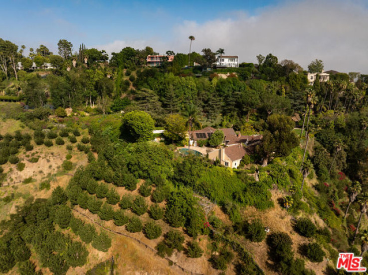 Residential Home in Bel Air - Holmby Hills