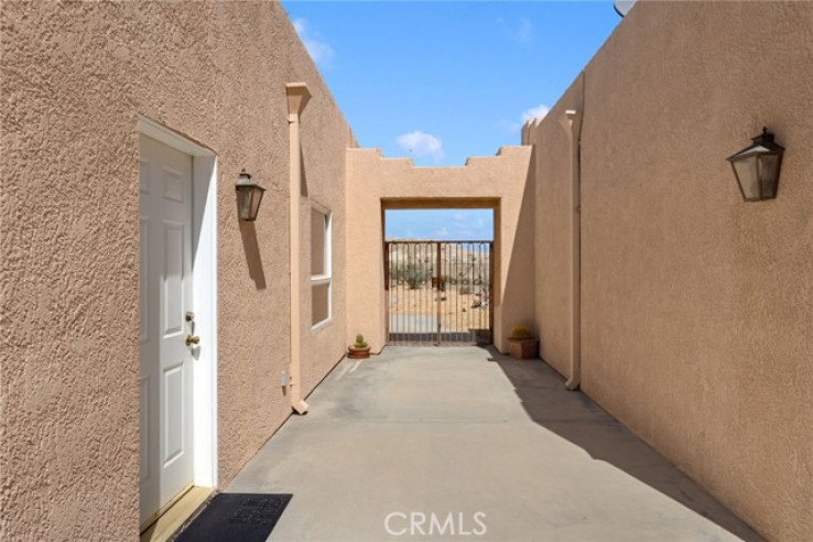 Residential Home in Helendale