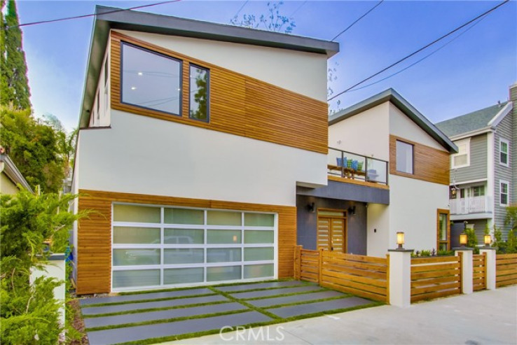 5 Bed Home for Sale in Studio City, California
