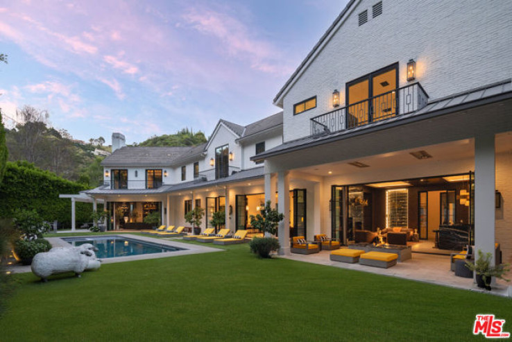 6 Bed Home for Sale in Los Angeles, California