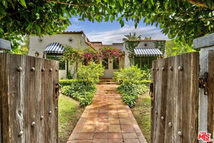 7 Bed Home for Sale in Los Angeles, California