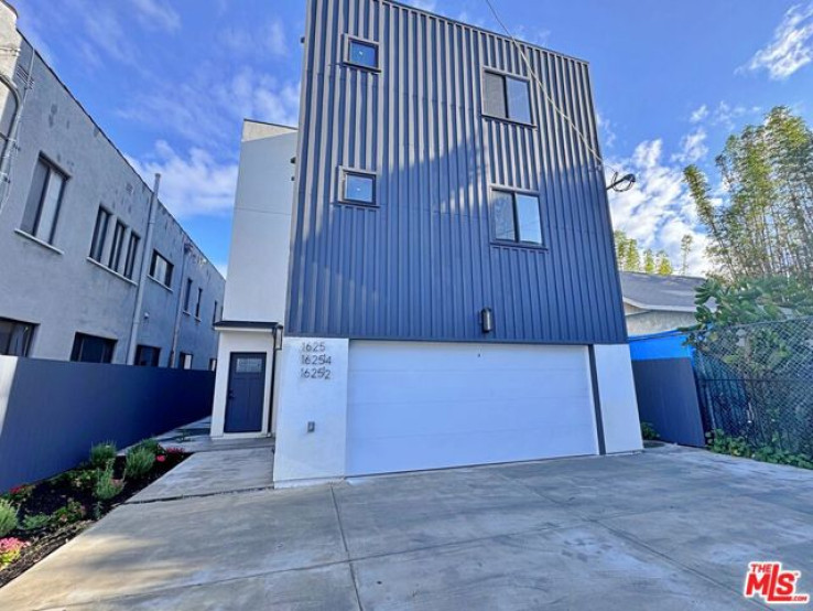  Income Home for Sale in Los Angeles, California