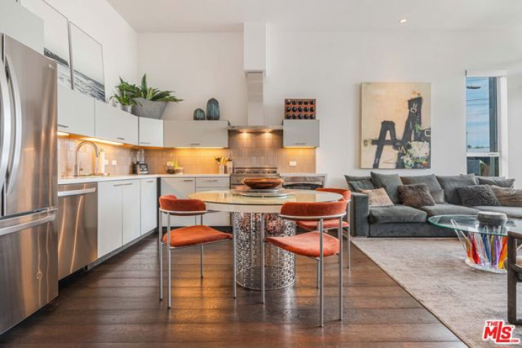 2 Bed Home for Sale in Los Angeles, California