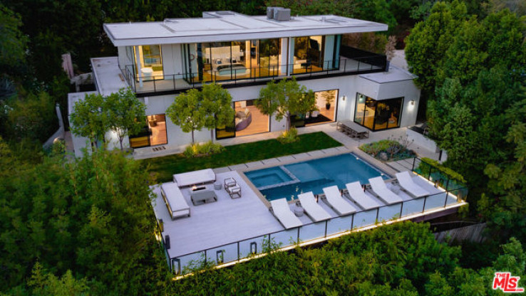 5 Bed Home for Sale in Los Angeles, California