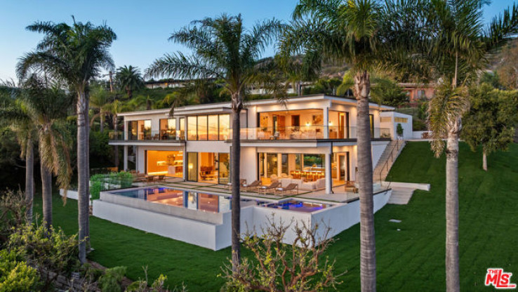 Residential Home in Malibu