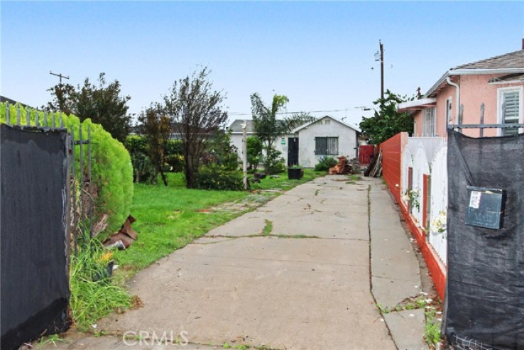 2 Bed Home for Sale in Hawthorne, California