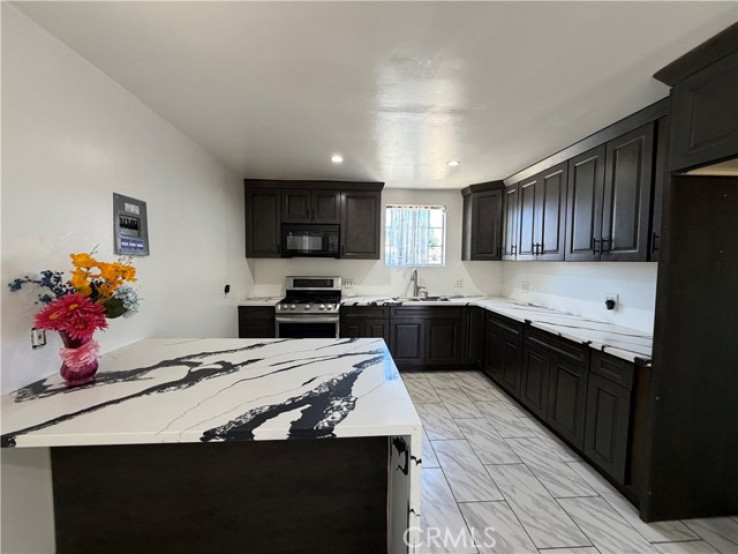 3 Bed Home for Sale in Palmdale, California