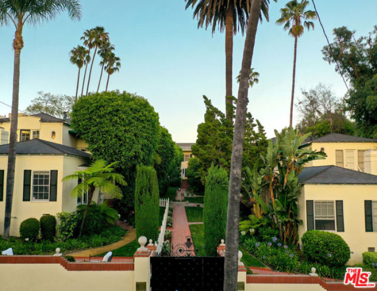 Residential Income in Sunset Strip - Hollywood Hills West