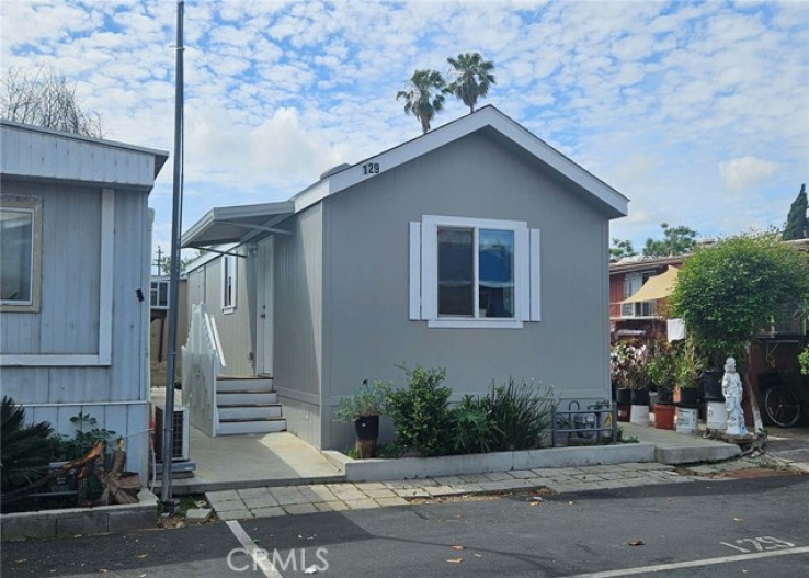 2 Bed Home for Sale in Van Nuys, California