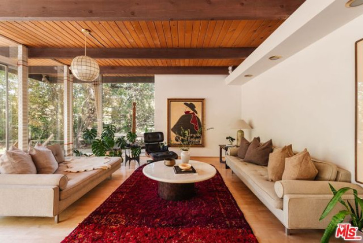 5 Bed Home for Sale in Sherman Oaks, California