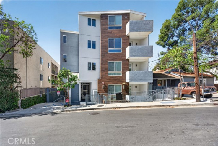 3 Bed Home for Sale in Studio City, California