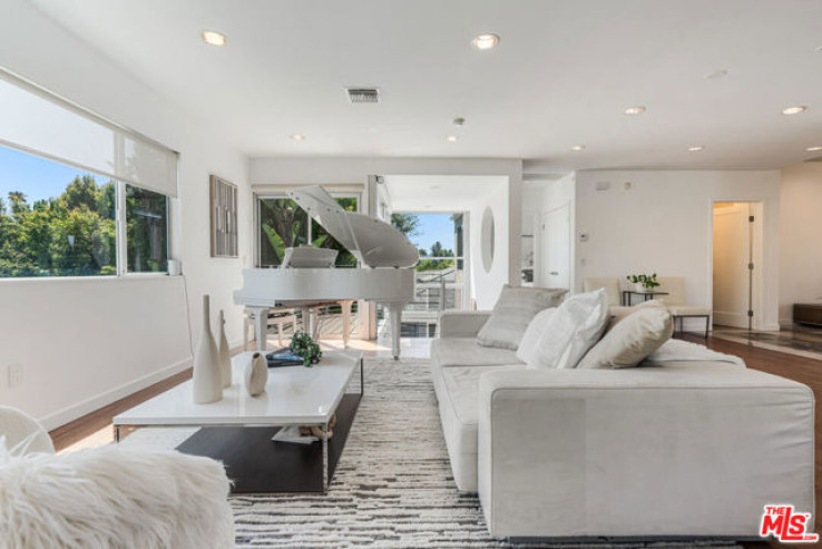 4 Bed Home for Sale in Los Angeles, California