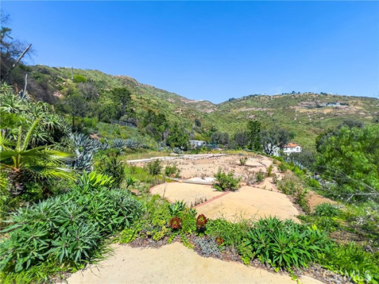 Land in Malibu