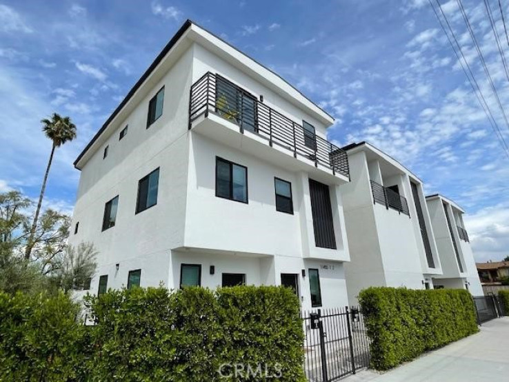  Income Home for Sale in North Hollywood, California