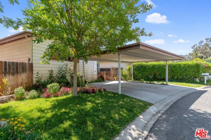 Residential Home in Calabasas