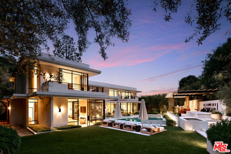 6 Bed Home for Sale in Beverly Hills, California