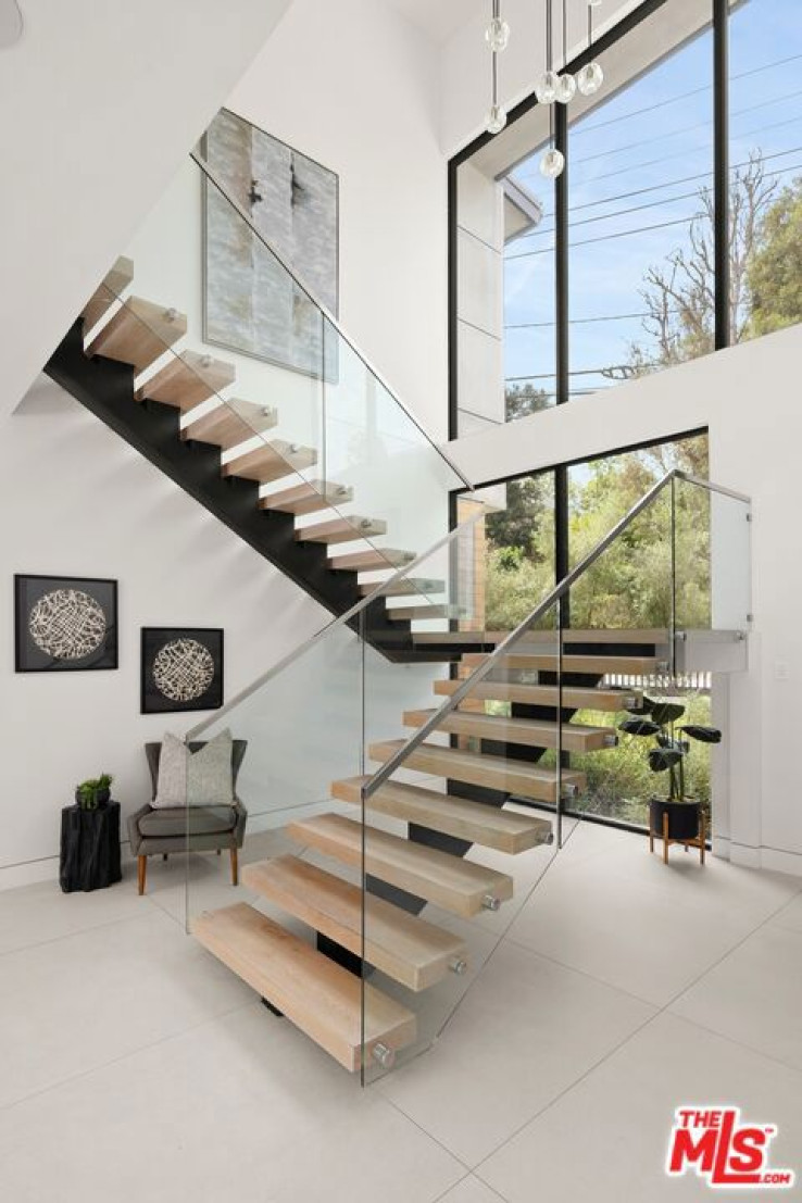 Residential Home in Bel Air - Holmby Hills