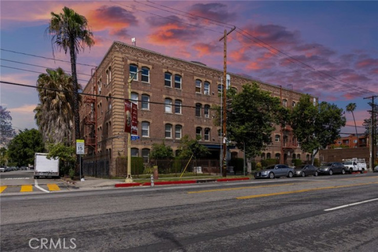 1 Bed Home for Sale in Los Angeles, California