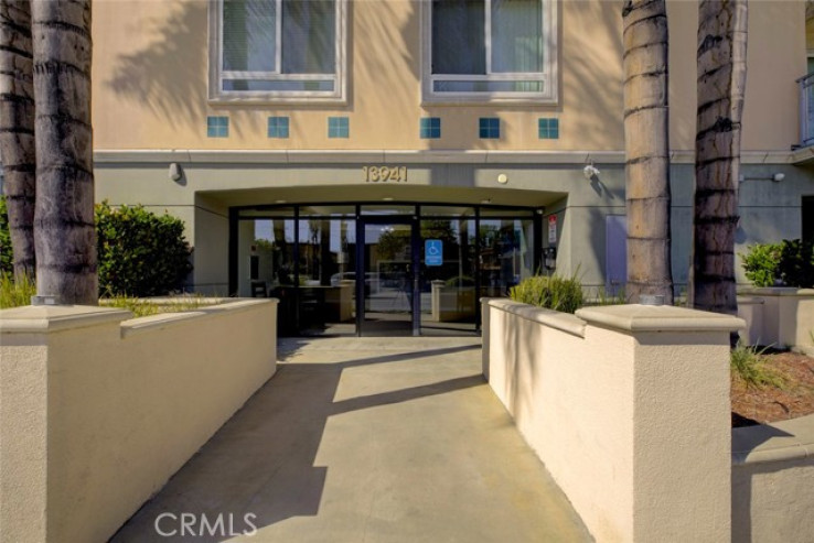 2 Bed Home for Sale in Van Nuys, California
