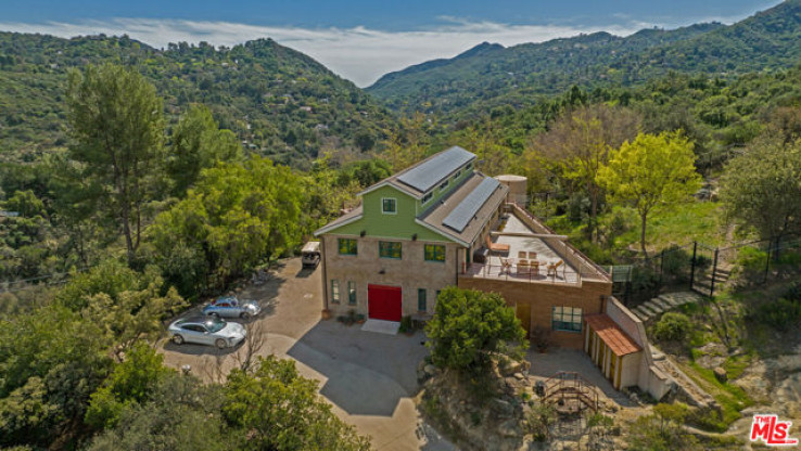 6 Bed Home for Sale in Topanga, California