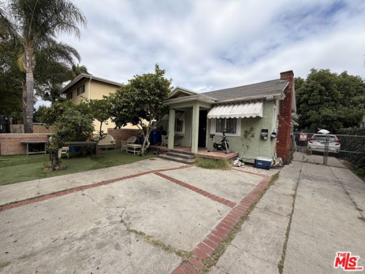 Residential Income in Hollywood