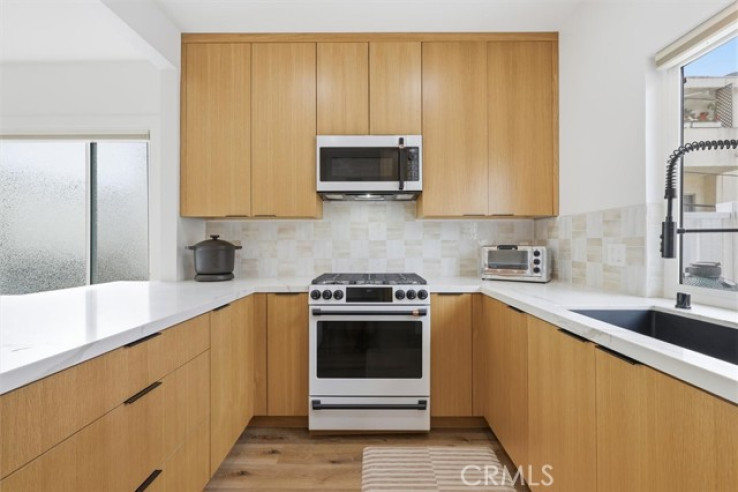 2 Bed Home for Sale in Los Angeles, California