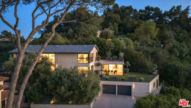 4 Bed Home for Sale in Beverly Hills, California