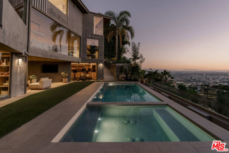 5 Bed Home for Sale in Los Angeles, California