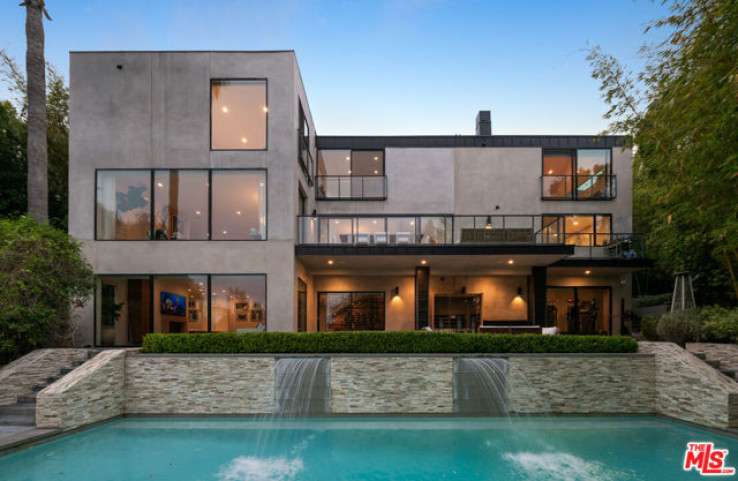 5 Bed Home for Sale in Los Angeles, California