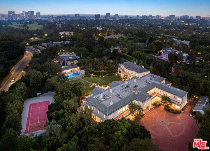 14 Bed Home for Sale in Los Angeles, California
