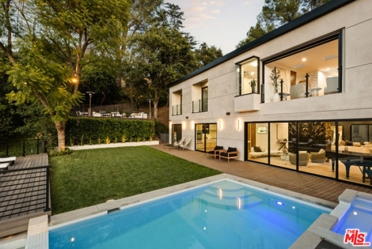 6 Bed Home for Sale in Los Angeles, California