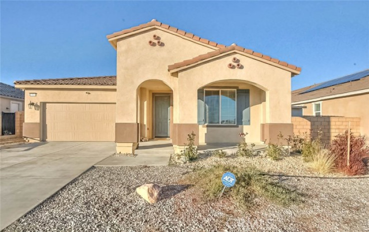 Residential Home in Victorville