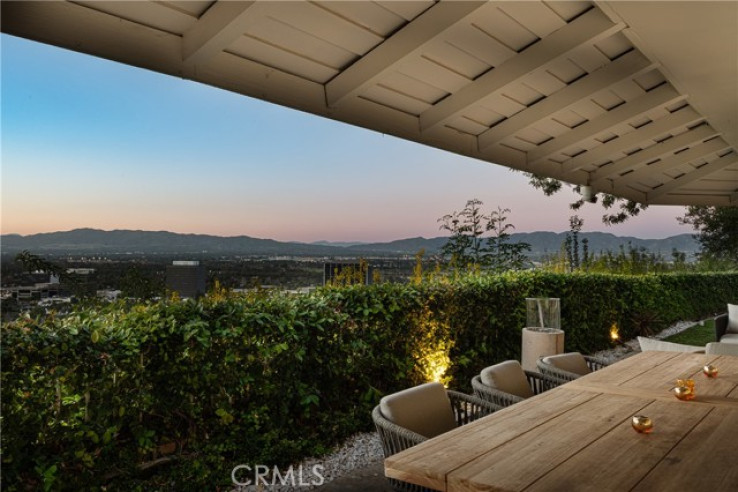 Residential Home in Encino