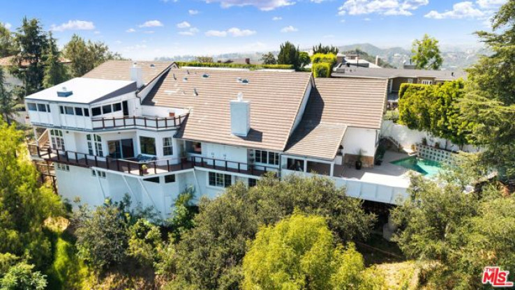 6 Bed Home for Sale in Beverly Hills, California