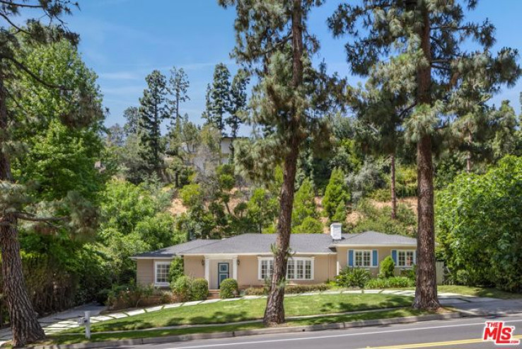 5 Bed Home for Sale in Beverly Hills, California