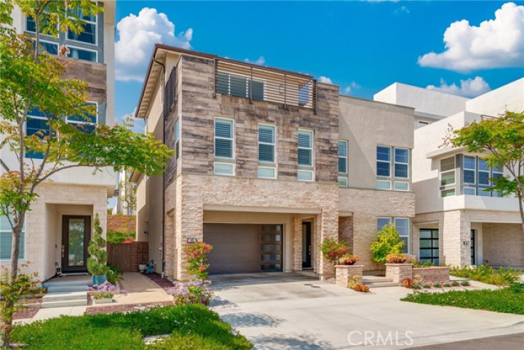 Residential Home in Montebello