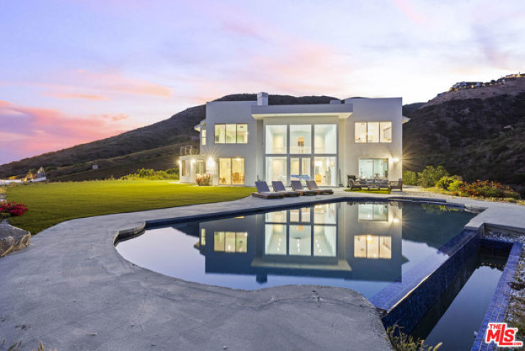 4 Bed Home for Sale in Malibu, California