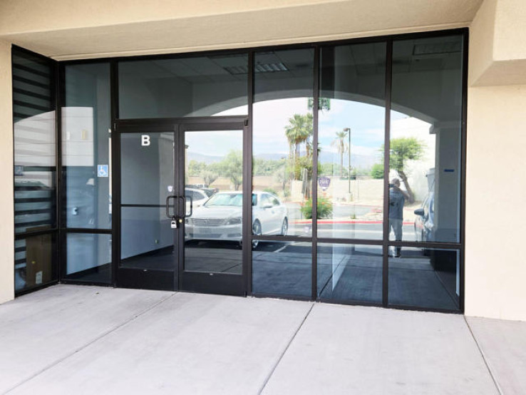 Commercial Lease in East Palm Desert