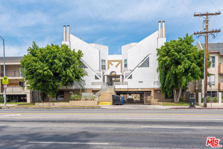  Income Home for Sale in Van Nuys, California