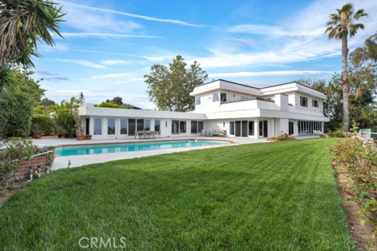 6 Bed Home for Sale in Los Angeles, California