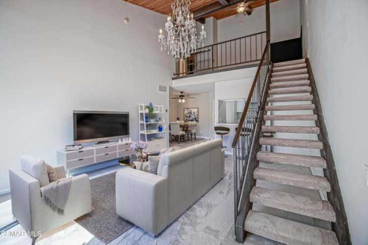 Residential Home in Encino